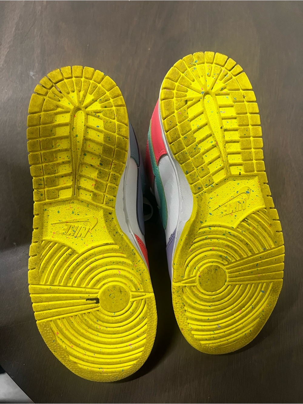 Nike SE Dunks - Picture 4 of 4